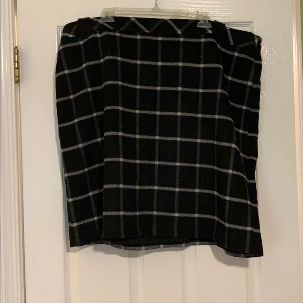 22W Wool Windowpane Skirt